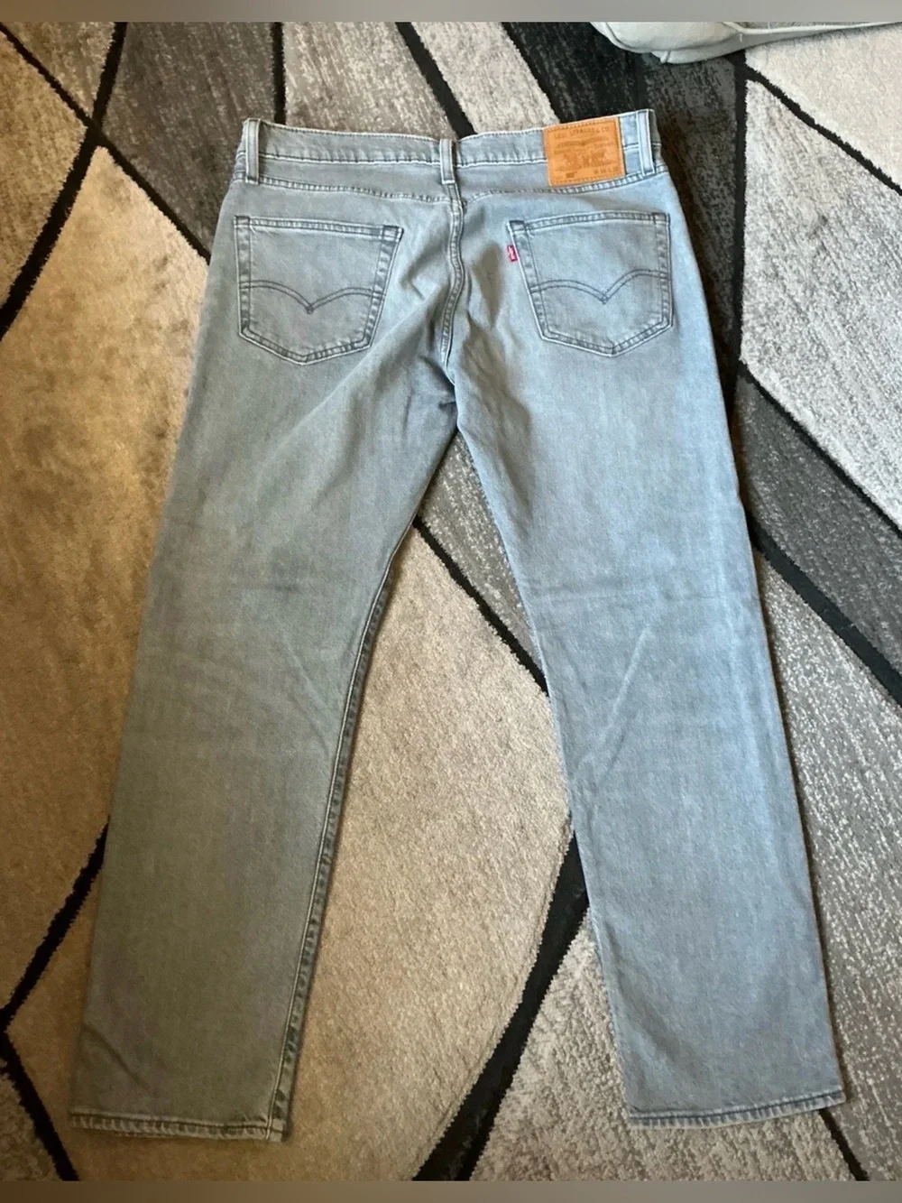 Size 34 x 32 - Levi & Strauss Levis 502 Taper Light Wash Premium Denim Jeans
